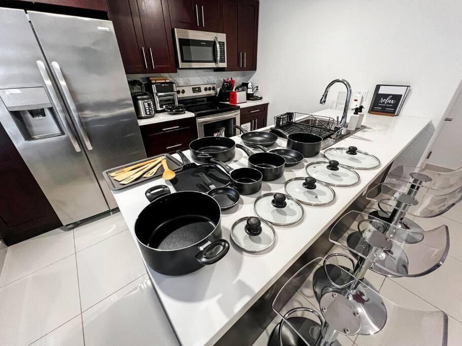 Vacay Spot Experience Luna Sky! 65" Tv Bar, Bbq, Shower Massage Jets, Music, Go To Fl Keys Homestead Exteriér fotografie
