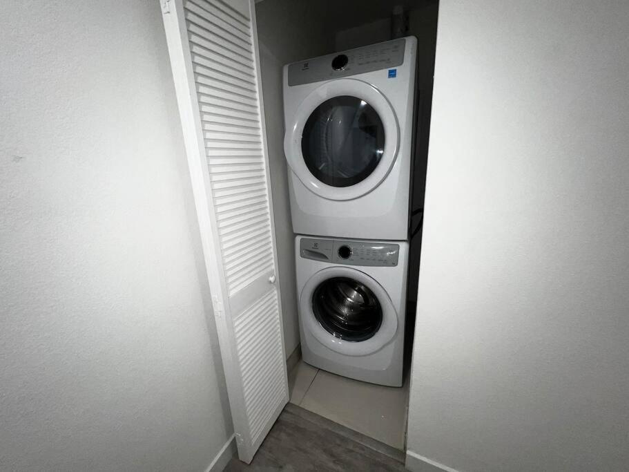 Vacay Spot Experience Luna Sky! 65" Tv Bar, Bbq, Shower Massage Jets, Music, Go To Fl Keys Homestead Exteriér fotografie